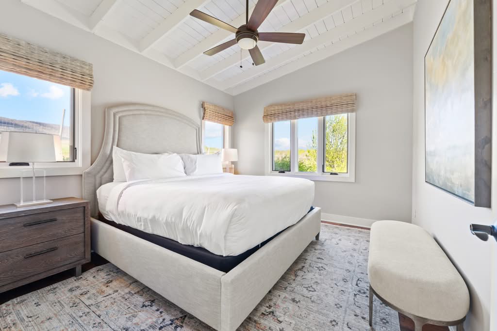 Afton Vinyard-bed